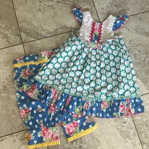 Olive Mae Girls size 7/8 Back To School Apples tunic & matching capri pant-adorb